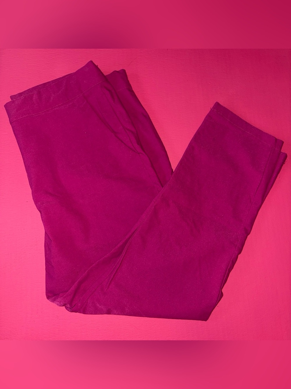 Fuchsia capris